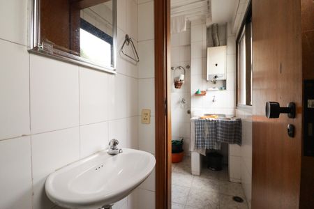 Apartamento para alugar com 200m², 3 quartos e 3 vagas Apartamento para alugar com 200m², 3 quartos e 3 vagasÁrea de Serviço e Banheiro de Serviço