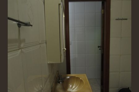 Casa à venda com 320m², 4 quartos e 2 vagasBanheiro 2