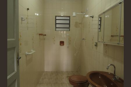 Casa à venda com 320m², 4 quartos e 2 vagasBanheiro Casa 2