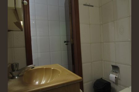 Casa à venda com 320m², 4 quartos e 2 vagasBanheiro 2