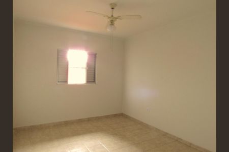 Casa à venda com 320m², 4 quartos e 2 vagasQuarto 2