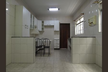 Casa à venda com 320m², 4 quartos e 2 vagasCozinha