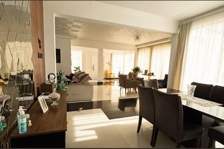 Casa à venda com 2 quartos, 300m² em Alphaville, Santana de Parnaíba