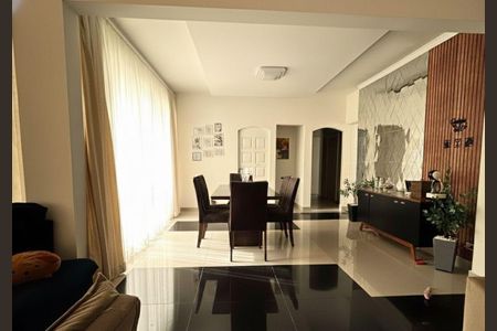 Casa à venda com 2 quartos, 300m² em Alphaville, Santana de Parnaíba