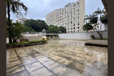 Apartamento à venda com 117m², 2 quartos e 1 vaga