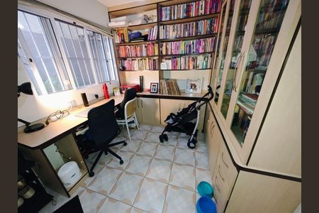 Casa à venda com 161m², 2 quartos e sem vaga