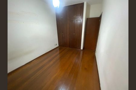 Casa à venda com 4 quartos, 220m² em Planalto, Belo Horizonte