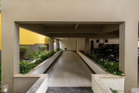 Apartamento para alugar com 160m², 4 quartos e 2 vagas Apartamento para alugar com 160m², 4 quartos e 2 vagasHall de entrada