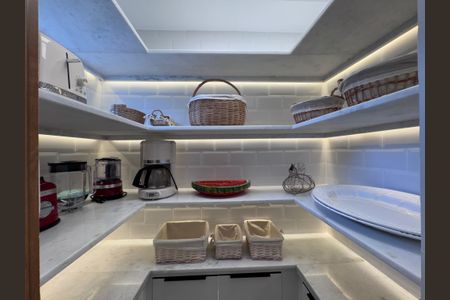 Apartamento para alugar com 90m², 2 quartos e 1 vaga Apartamento para alugar com 90m², 2 quartos e 1 vagaCozinha e Área de Serviço - Despensa