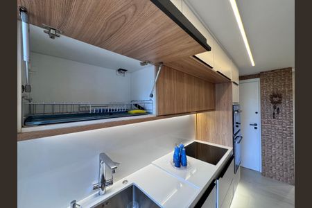 Apartamento para alugar com 90m², 2 quartos e 1 vaga Apartamento para alugar com 90m², 2 quartos e 1 vagaCozinha e Área de Serviço
