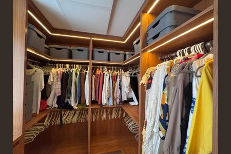 Apartamento para alugar com 90m², 2 quartos e 1 vaga Apartamento para alugar com 90m², 2 quartos e 1 vagaSuíte - Closet