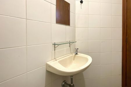 Apartamento à venda com 105m², 2 quartos e 2 vagas Apartamento à venda com 105m², 2 quartos e 2 vagasBanheiro de serviço