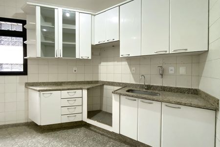 Apartamento à venda com 105m², 2 quartos e 2 vagas Apartamento à venda com 105m², 2 quartos e 2 vagasCozinha