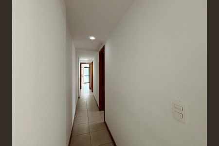 Sala - corredor de acesso de apartamento para alugar com 3 quartos, 111m² em Botafogo, Rio de Janeiro