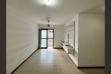 Apartamento para alugar com 111m², 3 quartos e 2 vagasSala