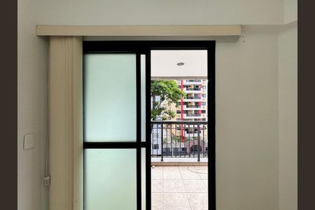 Apartamento para alugar com 111m², 3 quartos e 2 vagasQuarto 3 - varanda
