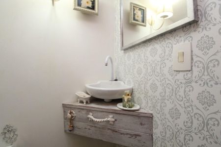 Casa à venda com 160m², 3 quartos e 2 vagasLavabo