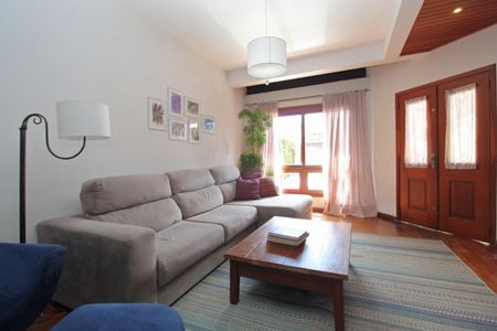 Sala  de casa para alugar com 3 quartos, 160m² em Guarujá, Porto Alegre