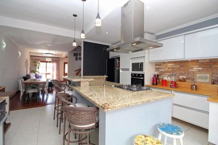 Cozinha  de casa para alugar com 3 quartos, 160m² em Guarujá, Porto Alegre
