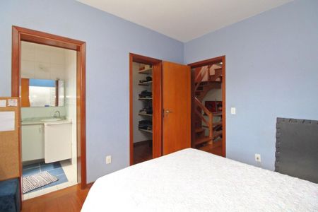 Casa à venda com 160m², 3 quartos e 2 vagasSuíte