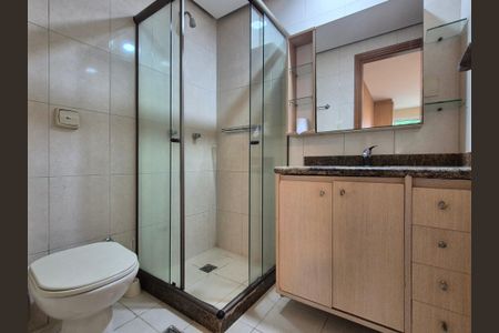 Apartamento à venda com 296m², 4 quartos e 3 vagasBanheiro 
