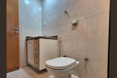 Apartamento à venda com 296m², 4 quartos e 3 vagasBanheiro 