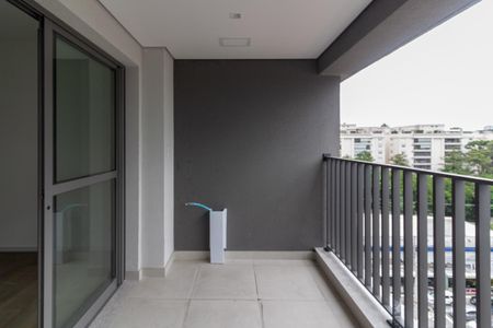 Varanda integrada com Área de Serviço de apartamento para alugar com 2 quartos, 62m² em Santo Amaro, São Paulo