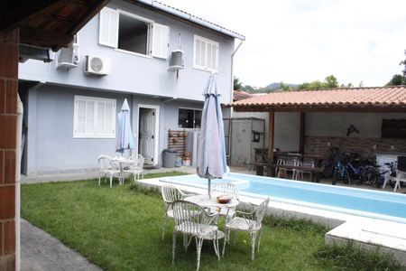Casa de condomínio à venda com 600m², 6 quartos e 2 vagasÁrea externa