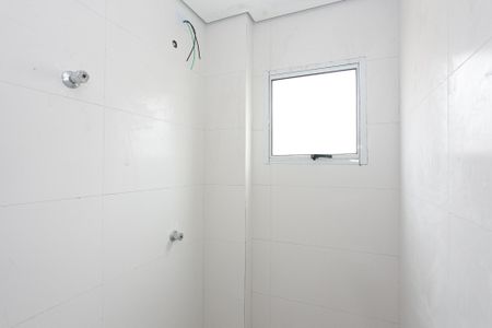 Banheiro de apartamento para alugar com 1 quarto, 28m² em Penha de França, São Paulo