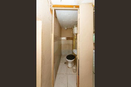 Banheiro de kitnet/studio para alugar com 1 quarto, 21m² em Bonfim, Belo Horizonte