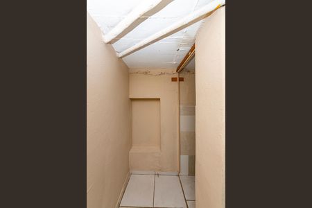 Banheiro de kitnet/studio para alugar com 1 quarto, 21m² em Bonfim, Belo Horizonte