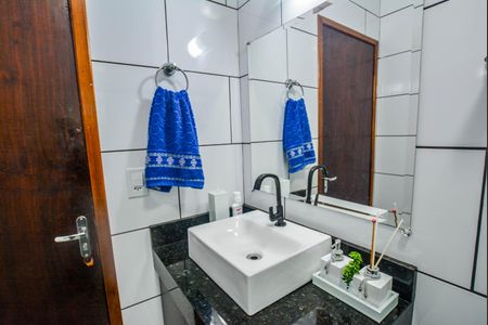 Casa à venda com 150m², 2 quartos e 2 vagasBanheiro Corredor