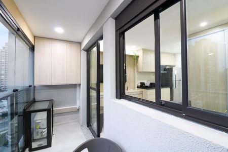 Varanda de kitnet/studio para alugar com 1 quarto, 27m² em Jardim das Acacias, São Paulo