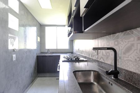 Cozinha de apartamento para alugar com 2 quartos, 54m² em Vila Mogilar, Mogi das Cruzes