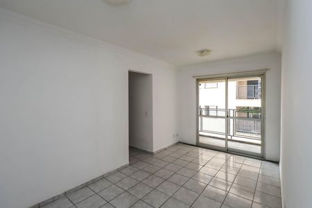 Sala de apartamento para alugar com 3 quartos, 72m² em Jardim Santa Emilia, São Paulo