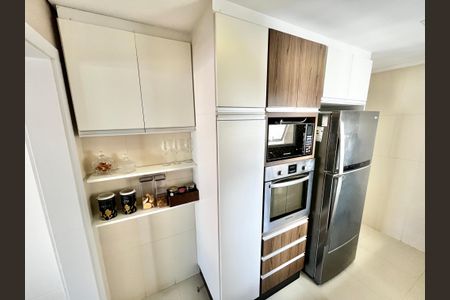 Apartamento à venda com 110m², 3 quartos e 2 vagas Apartamento à venda com 110m², 3 quartos e 2 vagasCozinha
