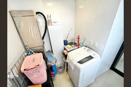 Apartamento à venda com 110m², 3 quartos e 2 vagas Apartamento à venda com 110m², 3 quartos e 2 vagasÁrea de Serviço