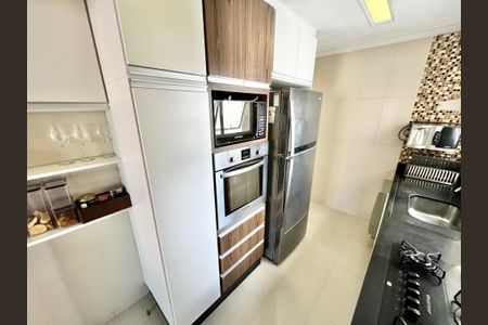 Apartamento à venda com 110m², 3 quartos e 2 vagas Apartamento à venda com 110m², 3 quartos e 2 vagasCozinha
