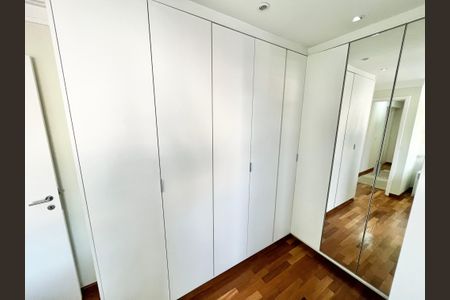 Apartamento à venda com 110m², 3 quartos e 2 vagas Apartamento à venda com 110m², 3 quartos e 2 vagasQuarto Suíte 2