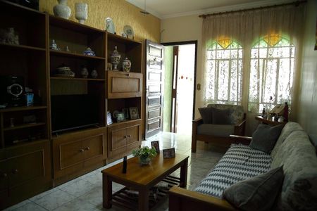 Casa à venda com 98m², 2 quartos e 1 vagaSala