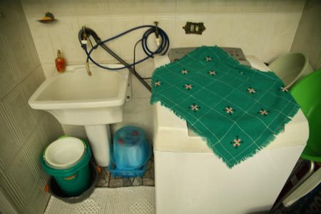 Casa à venda com 98m², 2 quartos e 1 vagaÁrea de Serviço