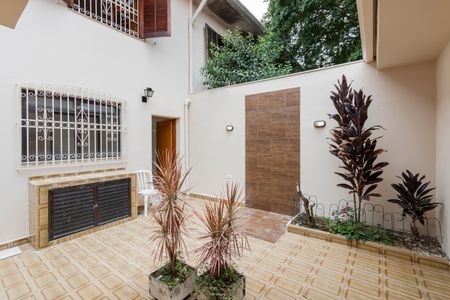 Casa para alugar com 220m², 3 quartos e 3 vagasQuintal