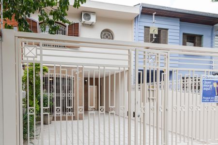 Casa para alugar com 220m², 3 quartos e 3 vagasFachada