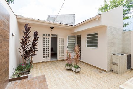 Casa para alugar com 220m², 3 quartos e 3 vagasQuintal