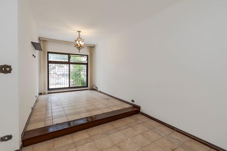 Casa para alugar com 220m², 3 quartos e 3 vagasSala