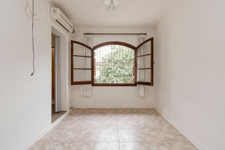 Casa para alugar com 220m², 3 quartos e 3 vagasSuíte