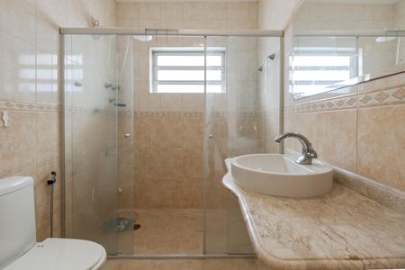 Casa para alugar com 220m², 3 quartos e 3 vagasBanheiro