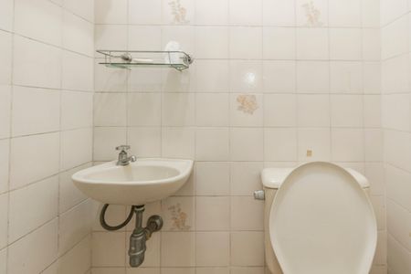 Casa para alugar com 220m², 3 quartos e 3 vagasBanheiro de Serviço