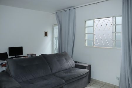 Casa para alugar com 2 quartos, 146m² em Jardim Santo Eduardo, Embu das Artes