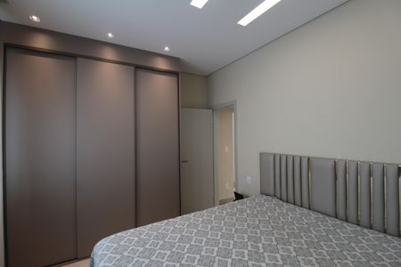 Casa à venda com 200m², 4 quartos e 2 vagasSuite